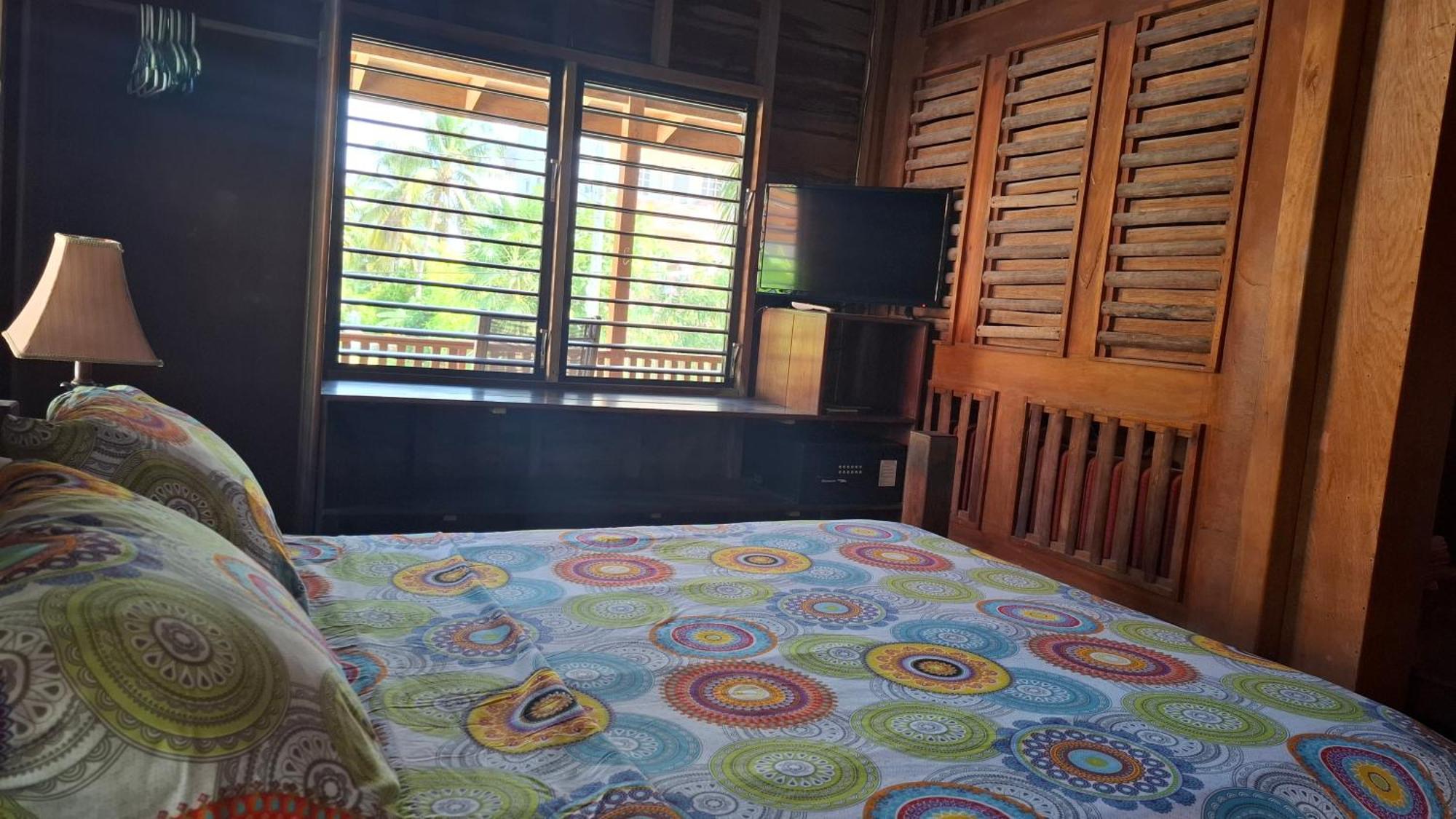 Amanda'S Place Casa Amancer - Sea View, Pool And Tropical Garden キー・カーカー エクステリア 写真